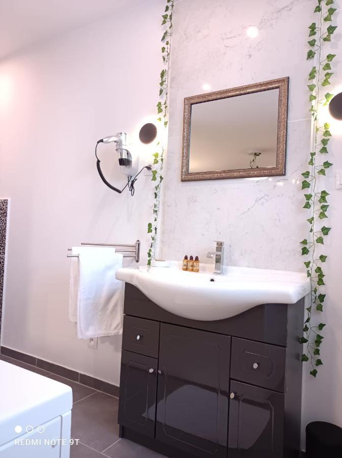 Les Suites Fenelon Le Cateau-Cambresis Екстер'єр фото
